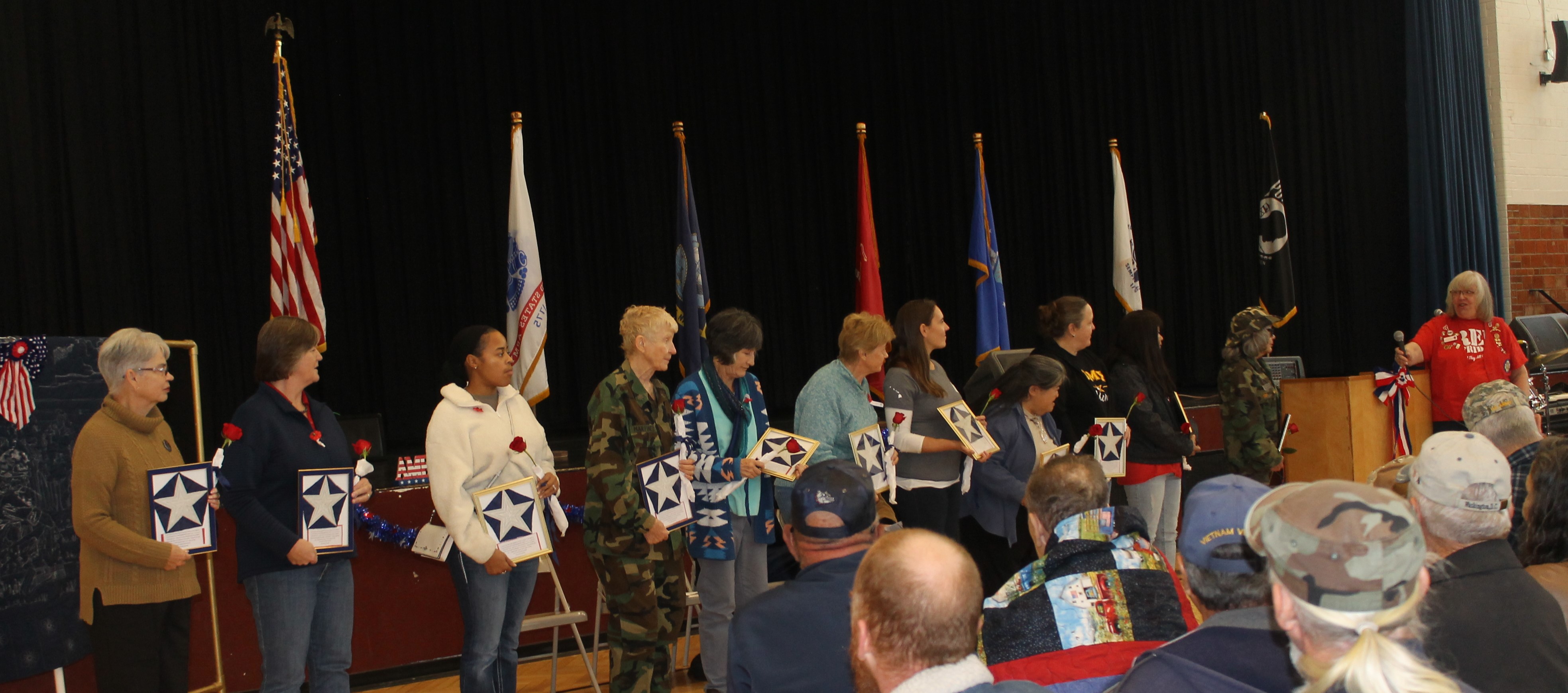 SECO NEWS VFW Auxiliary 2411 & Quilts of Valor Honor Veterans in Las